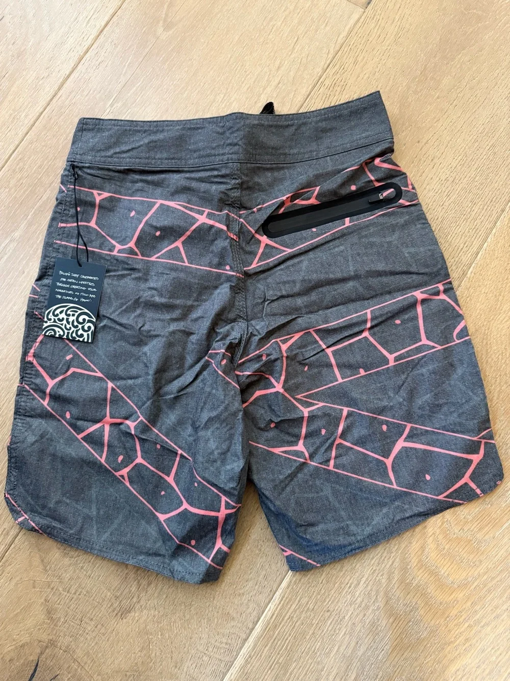 NEW Paliku Surf Sig Zane Designs Boardshorts sz 24